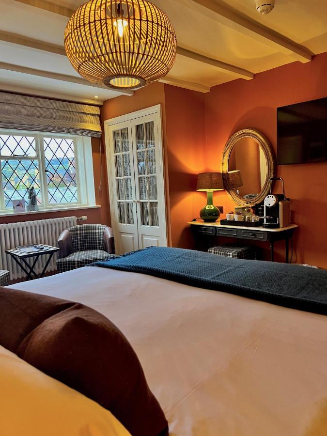 The Broadway Hotel Екстер'єр фото