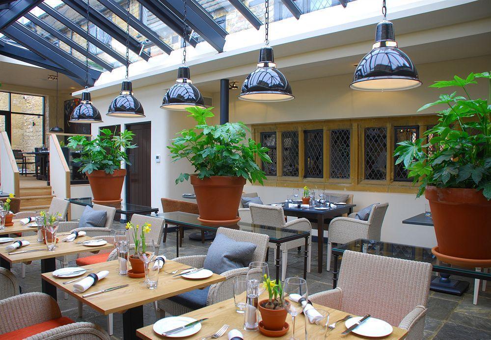 The Broadway Hotel Екстер'єр фото