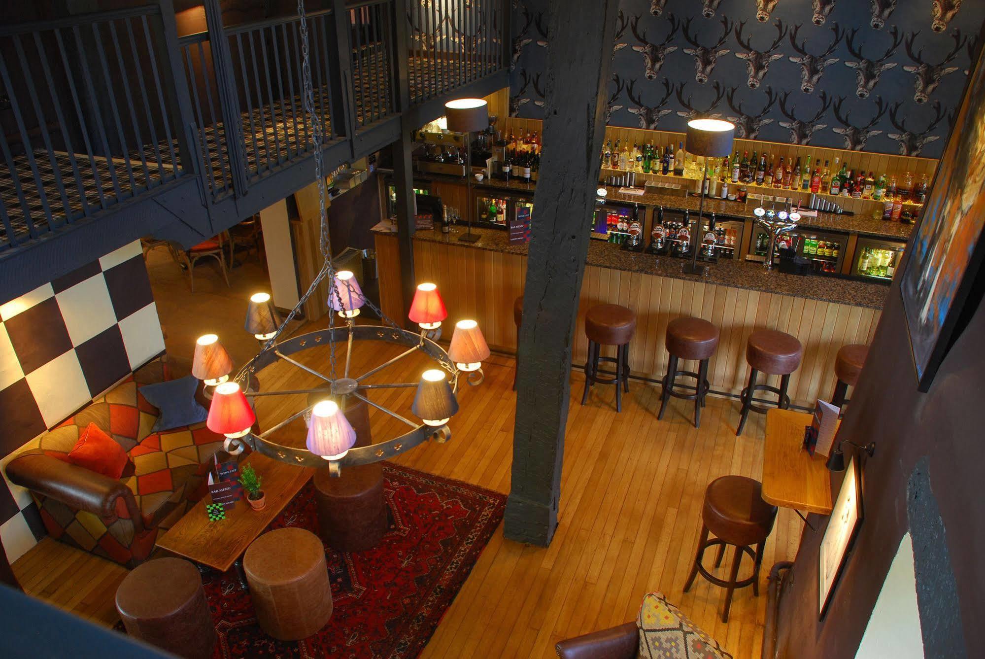 The Broadway Hotel Екстер'єр фото